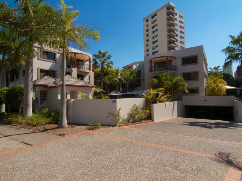 Burleigh On The Beach 64 1