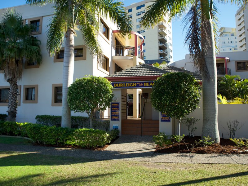 Burleigh On The Beach External 11