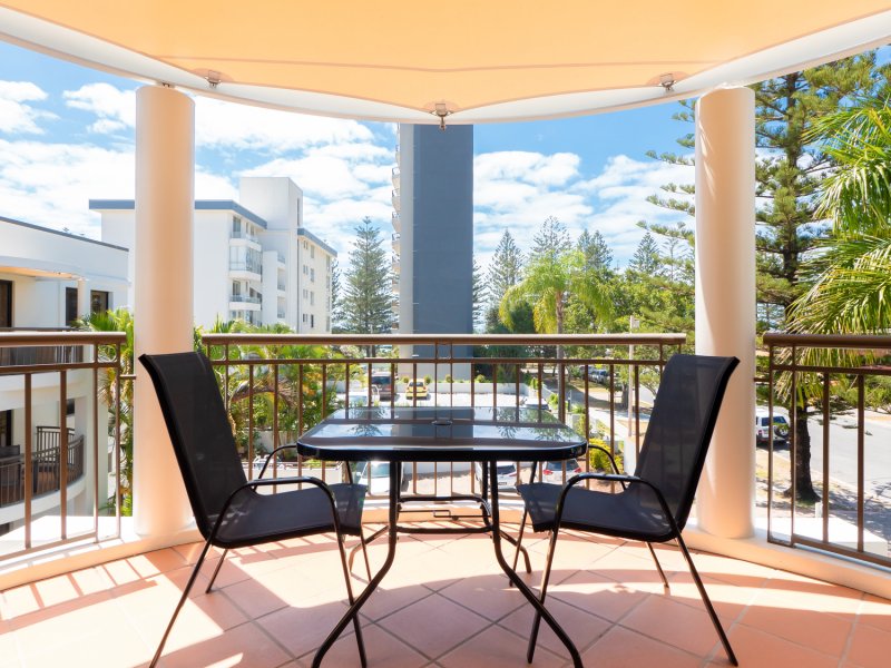 Burleigh By The Beach 14 1