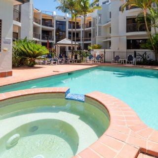 Burleigh By The Beach 82