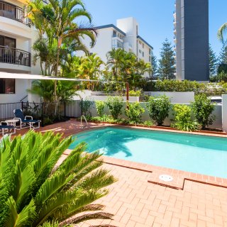 Burleigh By The Beach 83